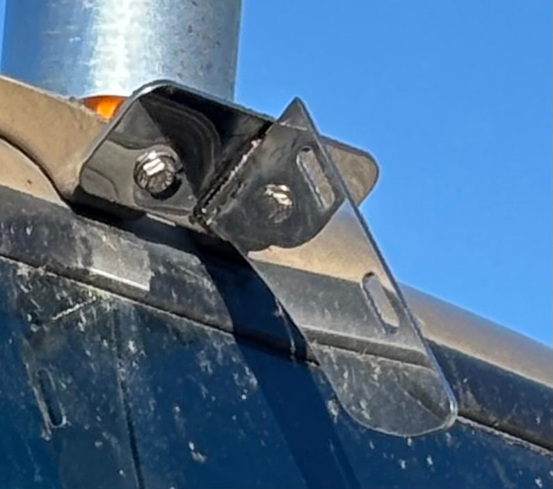 Bowtide visor compatible with Kenworth t680 880 day cab