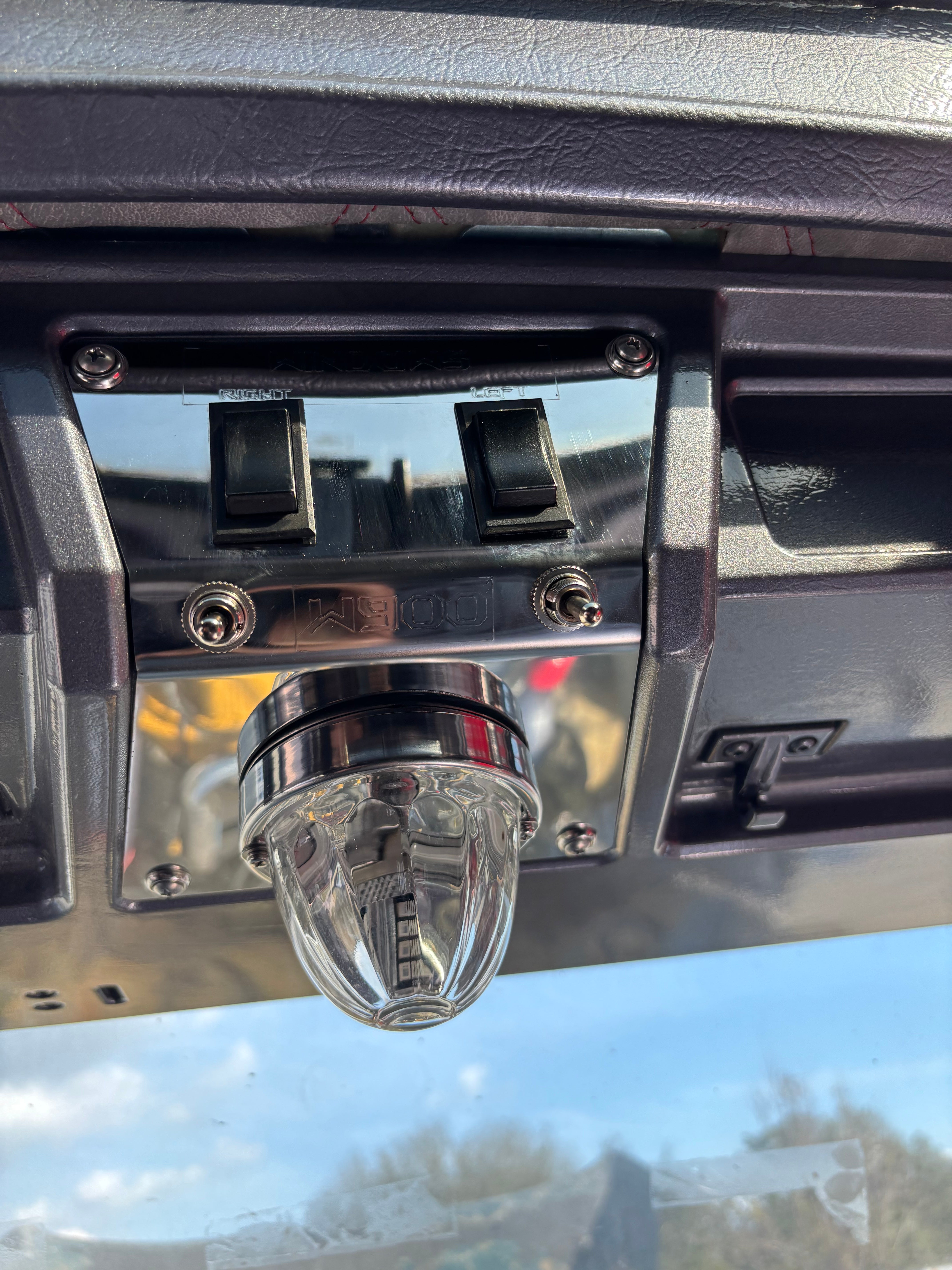 Over dash middle lights and window plate compatible with Kenworth w900 1993 and up