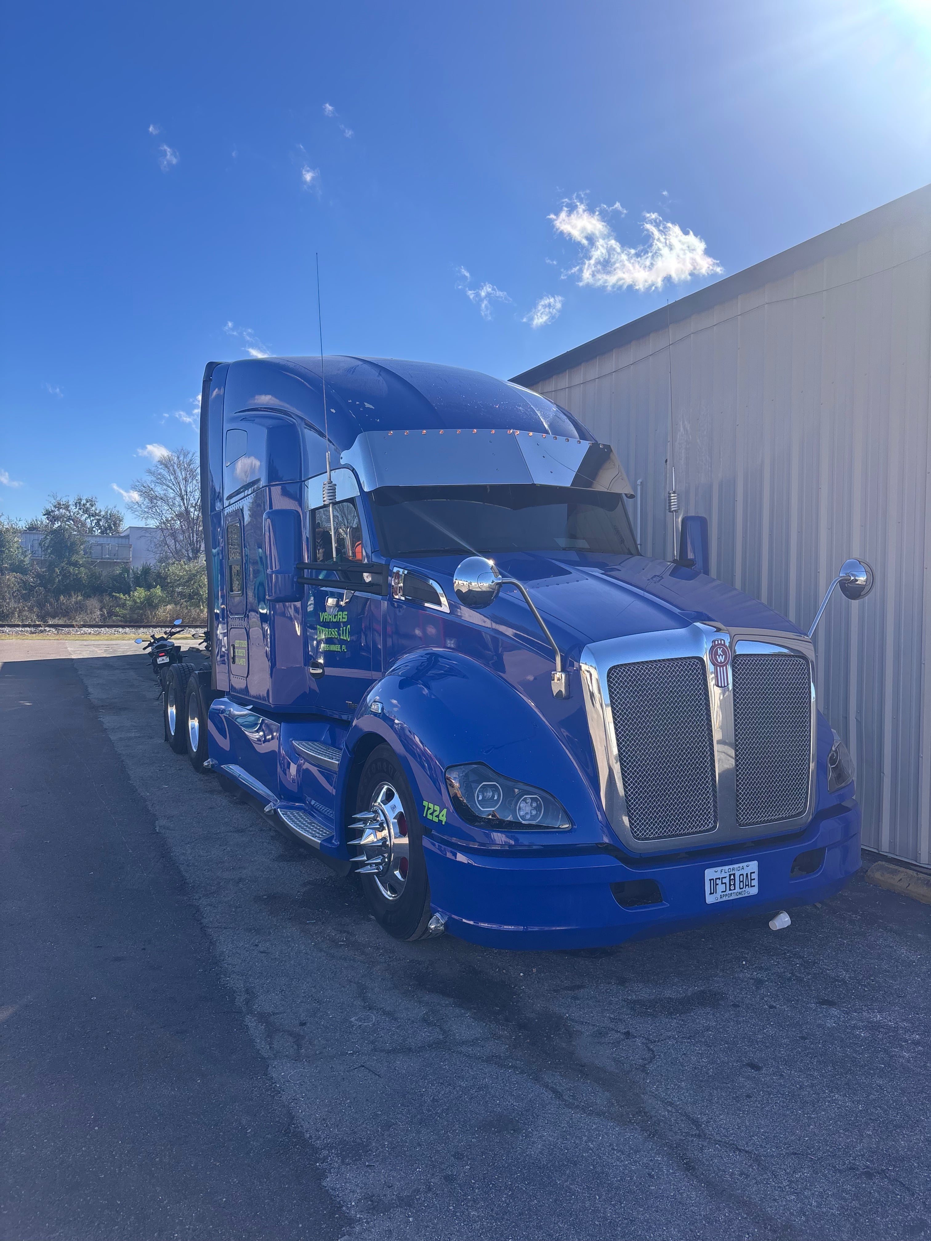 Visor 18 Inch straight compatible with Kenworth T680 Curved Windshield