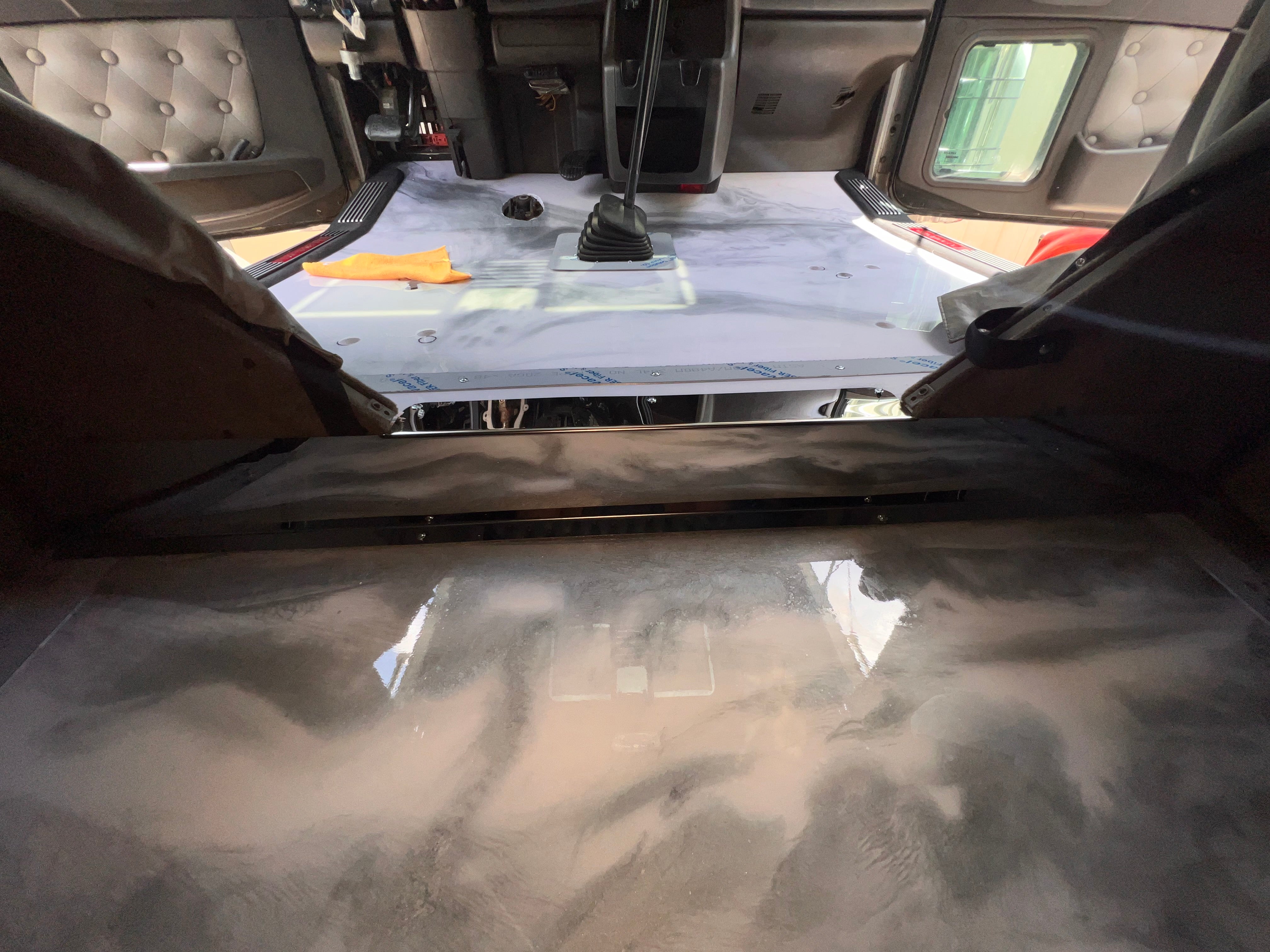 Sleeper Joint Cover Stainless Steel Compatible with Kenworth T600, T800 & W900