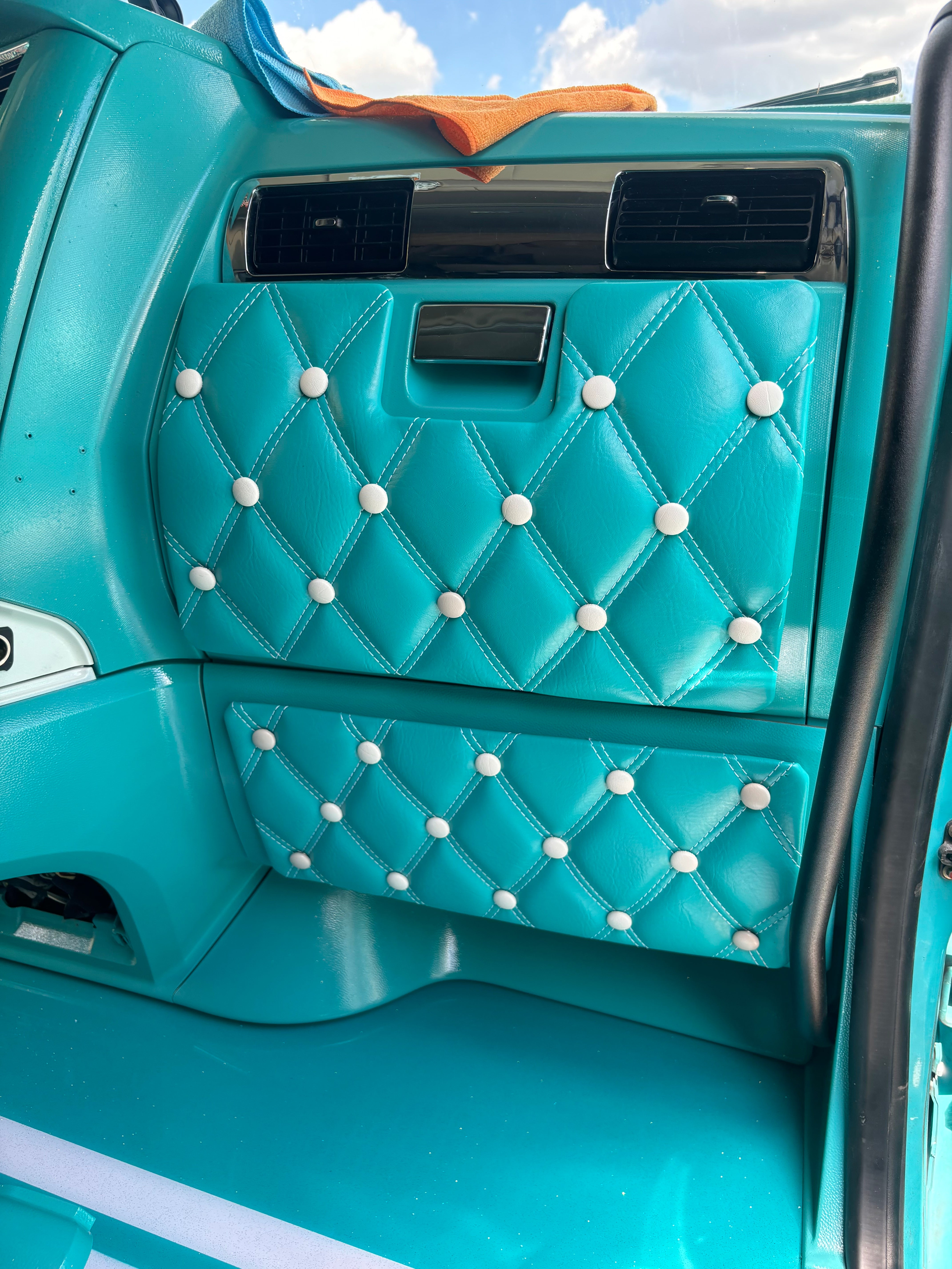 Leather Dash Glove Box and Doors Insert Panels Set compatible with Kenworth T680