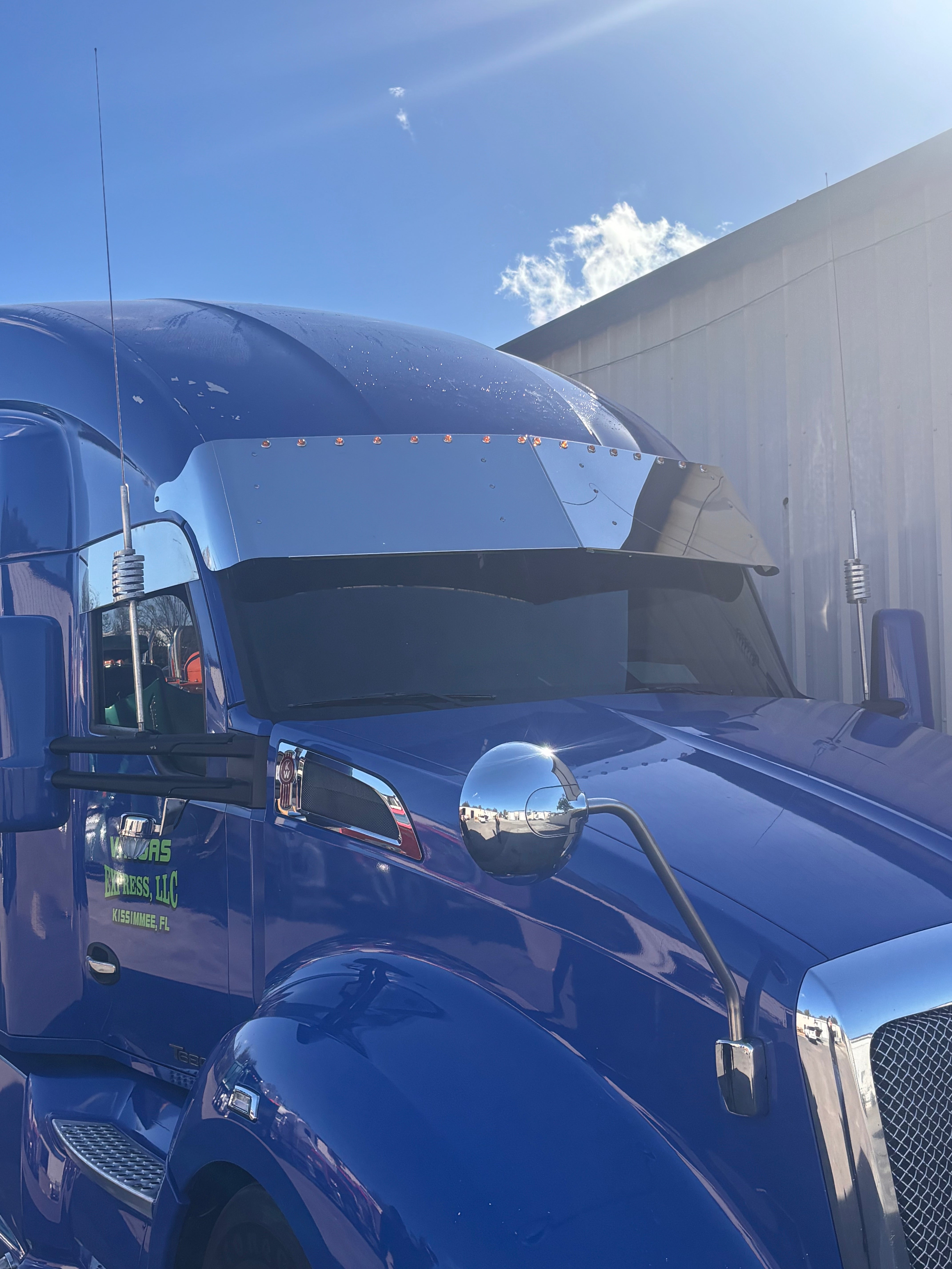 Visor 18 Inch straight compatible with Kenworth T680 Curved Windshield