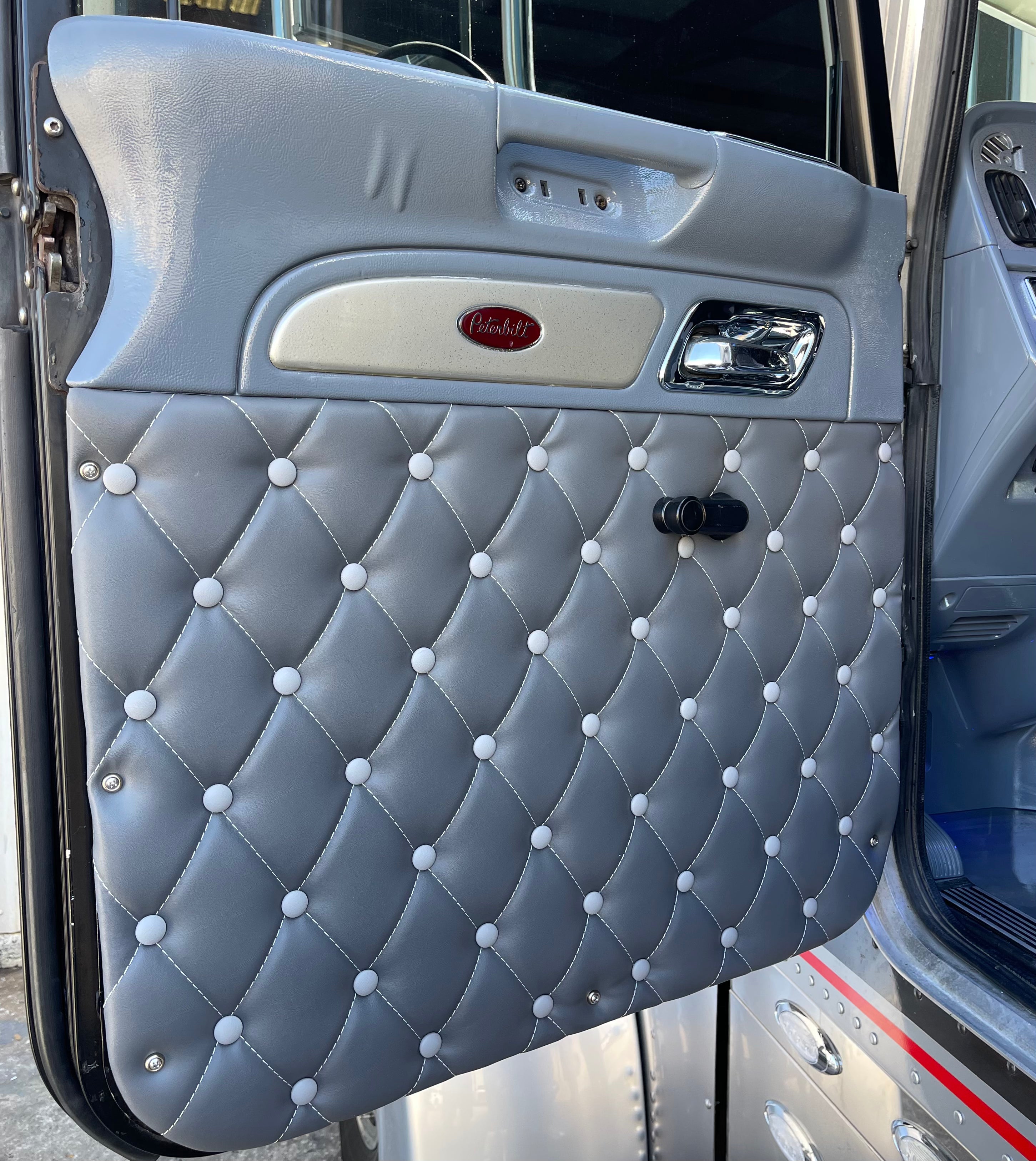Peterbilt Rear Panel Peterbilt 365, 367, 386, 388 & 389 Leather Full Door Panel SET