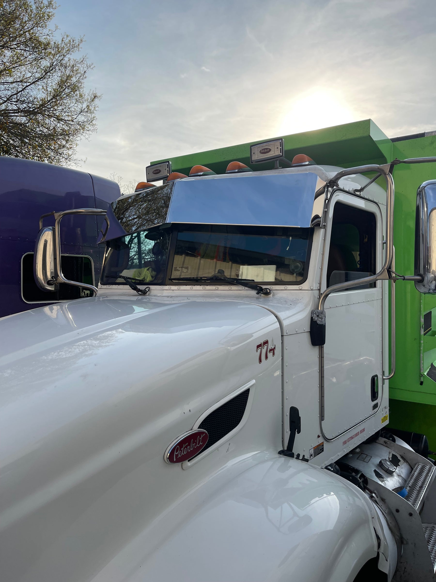 Peterbilt 13 x 10 Rollin-low reverse bowtie style 379,389,388,386 stainless eB Peterbilt 13 x 10 Rollin-low reverse bowtie style 379,389,388,386 stainless eB