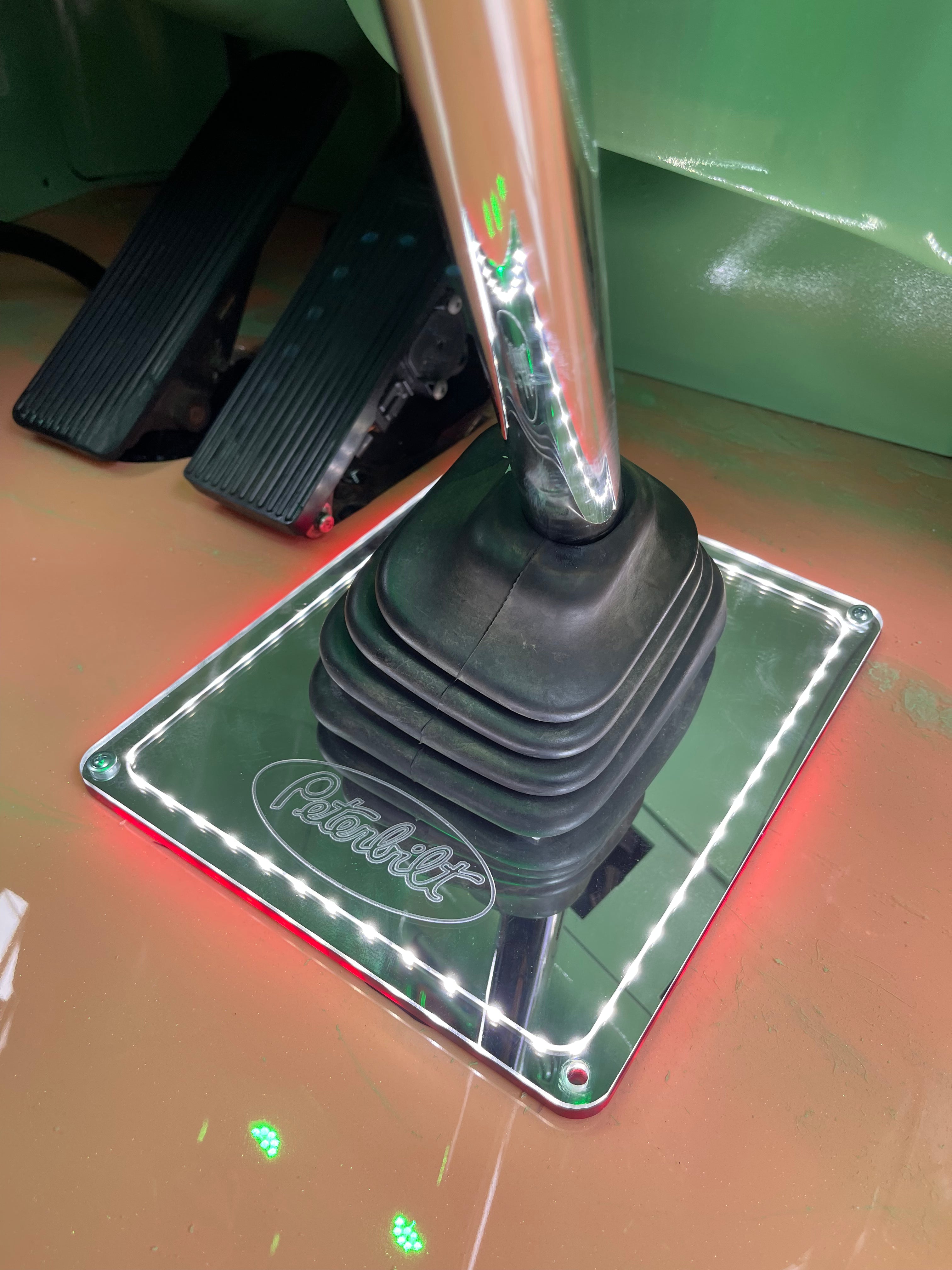 Peterbilt 386, 388, 389, 379 Shift Boot